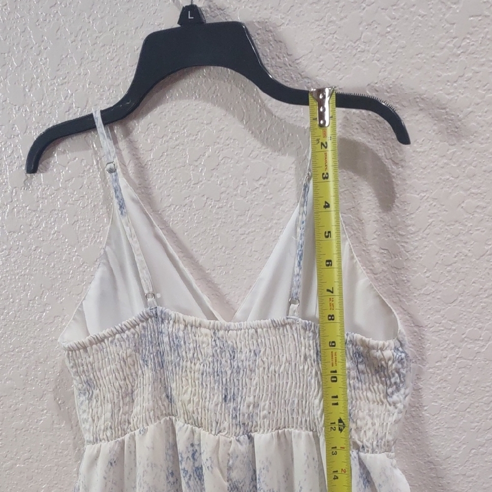 Sim & SamWhite and Blue Sleeveless Dress - Picture 12 of 17